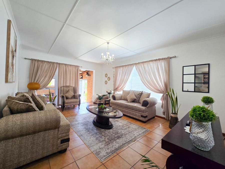 4 Bedroom Property for Sale in Stilbaai Wes Western Cape